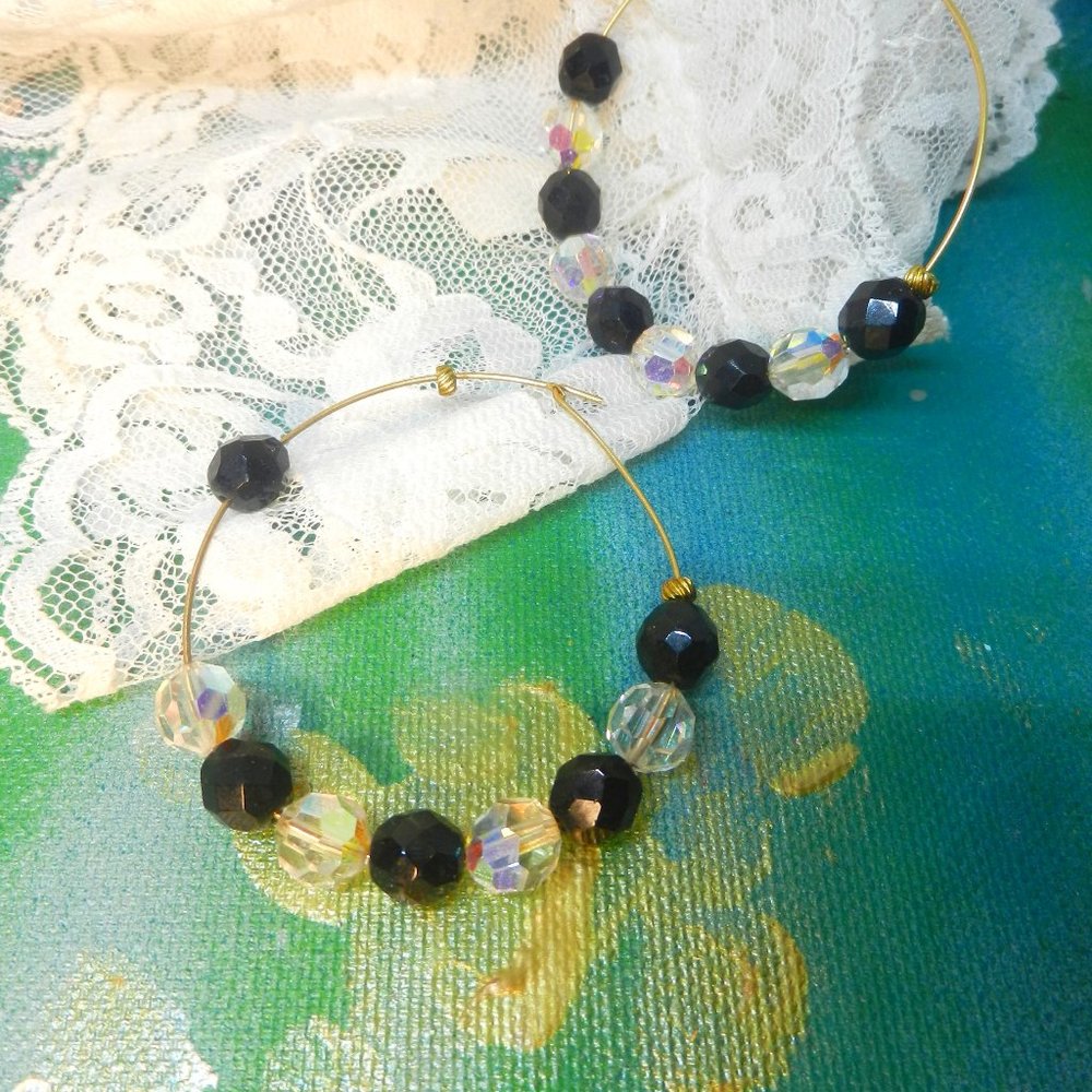 VTG beaded hoop pierced earrings black iridescent and clear gold tone circlets